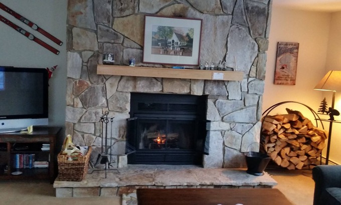 West Dover Condo | Ski In/Out Seasons Mt Snow - 2 bed room