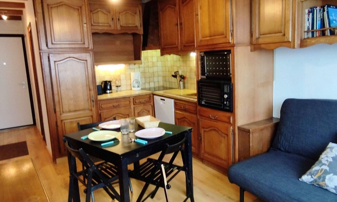Prapoutel Apartment | Ski-in/Ski-out 2-Room Apartment – Sleeps 5 – Mountain Views – Fully Equipped