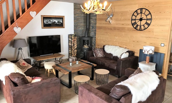 Le Corbier Ski Chalet | Ski-In/Ski-Out Chalet · Cozy · Sauna & Gym · Free WiFi · Stunning Mountain Views