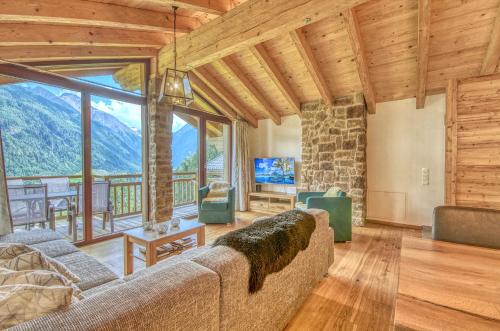 Kaprun House | Ski-in Ski-out Chalet Maiskogel 13A - by Alpen Apartments