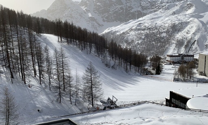 Cervinia Apartment | Ski in / ski out in TOP apartment