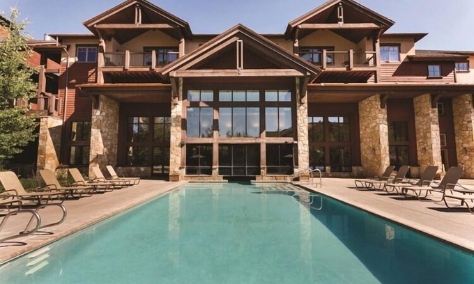 Four O'Clock Condo | Ski-in/Ski-Out! *Luxury Studio at Grand Timber Lodge*