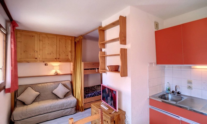 Les Bruyeres Apartment | Ski-in/Ski-out Studio for 3 in Les Menuires - Balcony, Great Location