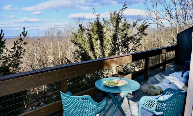 Tannersville House | Ski - Mountain townhome at Camelback, minutes to everything fun in the Poconos