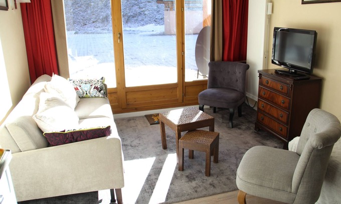 Les Claux Apartment | Ski-to-door apartment, Vars, Hautes Alpes