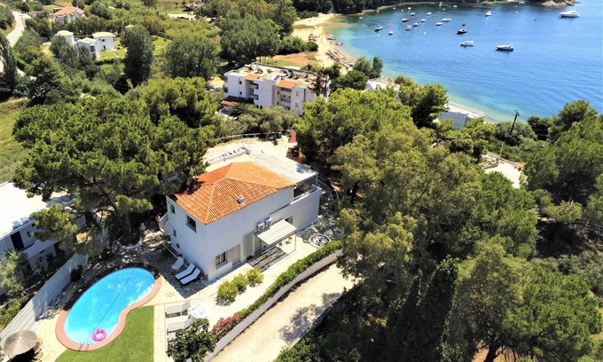 Kolios Villa | Skiathos Villa with Private Pool overlooking Beach