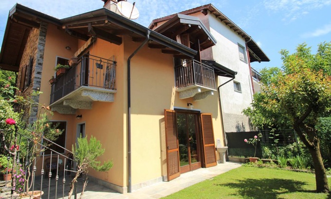 Arizzano House | Sky & Lake by Interhome