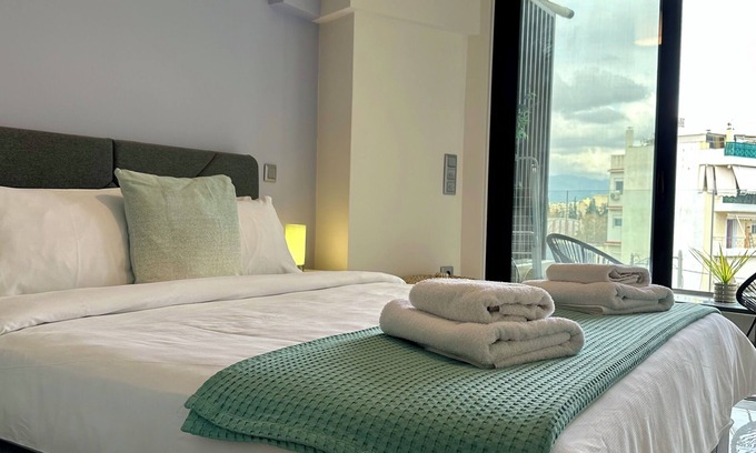 Petralona Apartment | Sky Suite 4