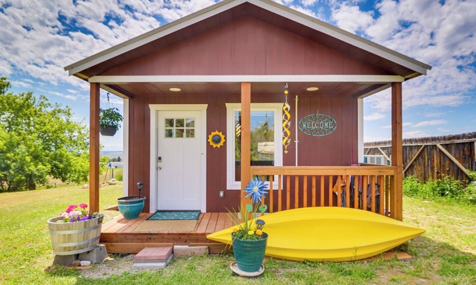 Polson Cabin | ‘Skydance Cabin’ in Polson, 5 Mi to Flathead Lake!