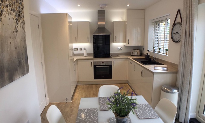 Bourton Cottage | Skylark Cottage - Bourton on the Water. Modern detached 3 bed property sleeps 6.