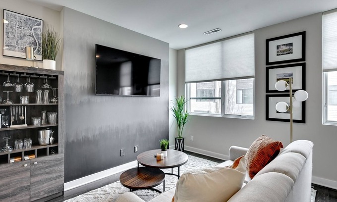 Dahlman House | Skyline Stay - Near Downtown & Zoo+ Garage+Rooftop