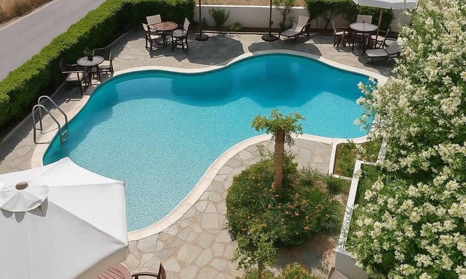 Skiros Apartment | Skyros Lux Getaway - Poolside Retreat Near The Sea