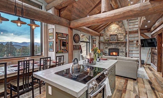 Coal Creek Cabin | Skyrun 2 Bedroom Cabin by RedAwning