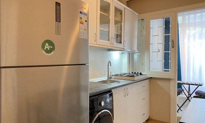Sisli Apartment | Sleek Flat w Balcony 4 min to Cevahir Mall