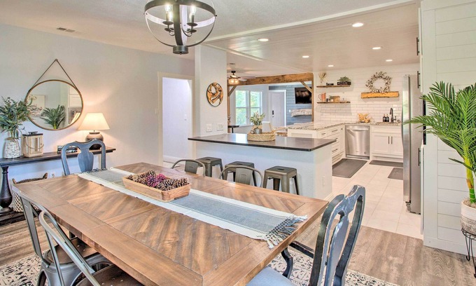 Little Elm House | Sleek + Modern Little Elm Home: Walk to Lake!