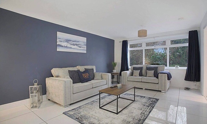 Middlesbrough House | Sleek & Tranquil Corner on Durham Road, Sleeps 4