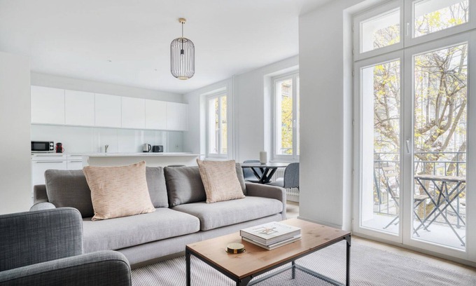 Vorstadte Apartment | Sleek Vorstädte 3.5 Room w/W/D & Storage, 2 min to Market, by Blueground