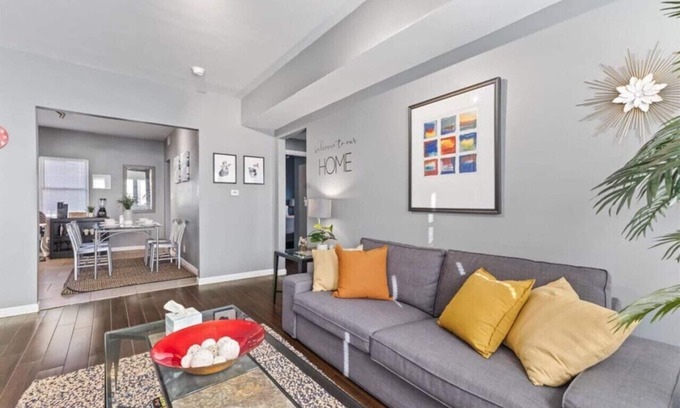 Meridian-Kessler Apartment | Sleep 5| Pet & Baby| Laundry | Closer to Hospitals