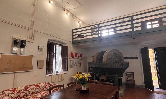 Pieve a Presciano House | Sleeping in an old oil mill in the Arezzo hills with a swimming pool
