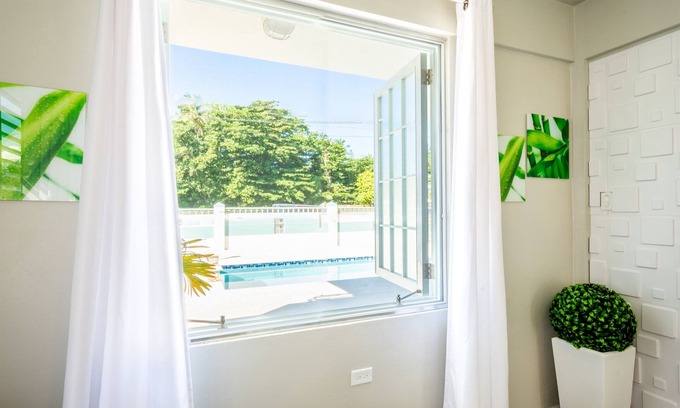 Carrizal Apartment | Sleeps 5 | Pool | 2 bedroom | Queen beds | Parking