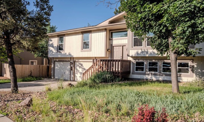 Northwest Colorado Springs House | Sleeps 7, Family/Pet friendly, Fenced yard