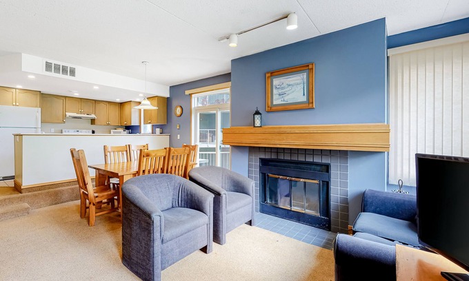 The Blue Mountains Condo | Slopeside, Blue Mountain getaway with fireplace & small deck