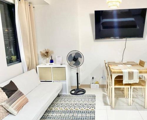 Jaro House | SM Style Residence Minimalist Condo Unitt