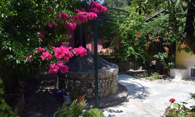 Sinarades House | Small house with large garden in Sinarades Corfu