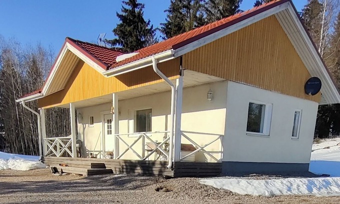 Karkola House | Small pet-friendly house with amenities