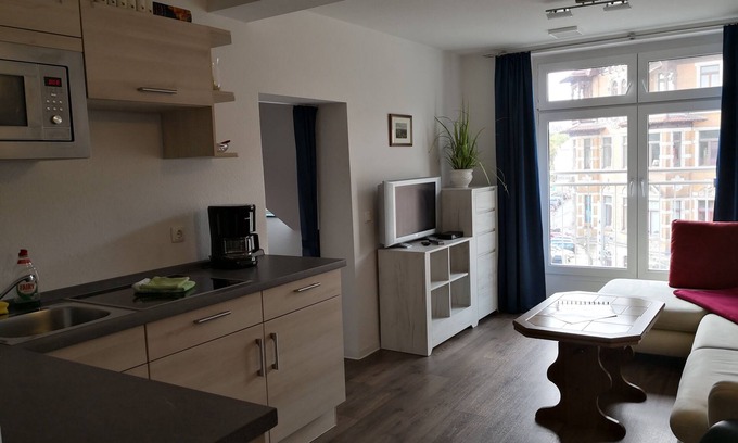 Strehlen Apartment | Small, simple attic apartment