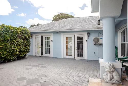 Florida Ridge House | Small Studio apartment