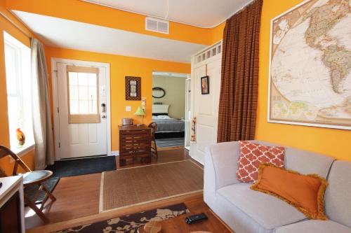 Oberlin House | Small Suite STEPS from Oberlin