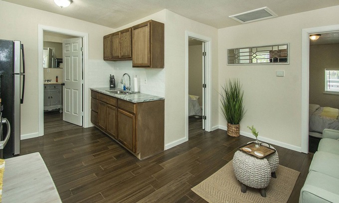 Rowlett Cottage | Small town/ Downtown Private 2 Bedrooms Garden Suite @ DART train