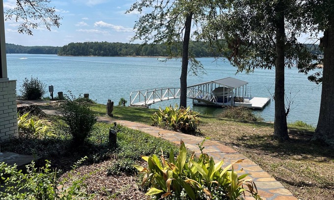 Arley House | Smith Lake House on water 2 mile north of Duncan Bridge with beautiful sunsets.