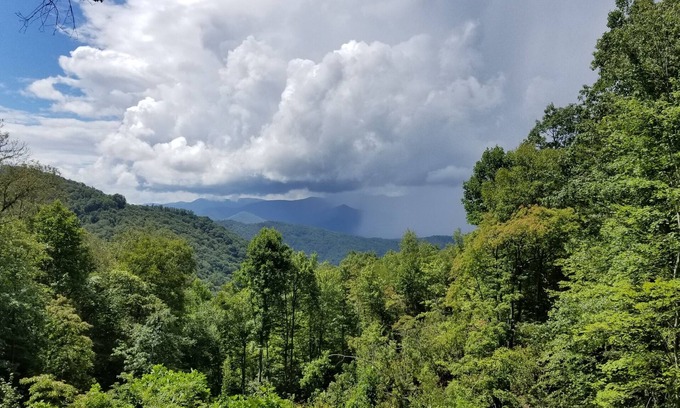Bryson City Cabin | Smoky Mountain Depot ~ Great Secluded Cabin in a Gated Community