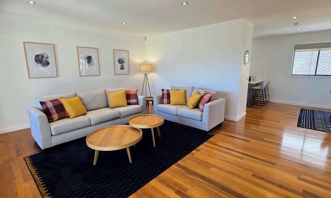 Springvale House | Snappy Springvale 3 Bed House