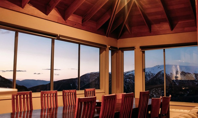 Falls Creek Ski Chalet | Snow Fall at Crows Nest, Falls Creek