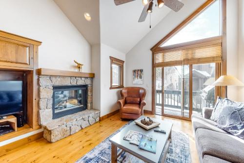 Four O'Clock House | Snowflake Retreat