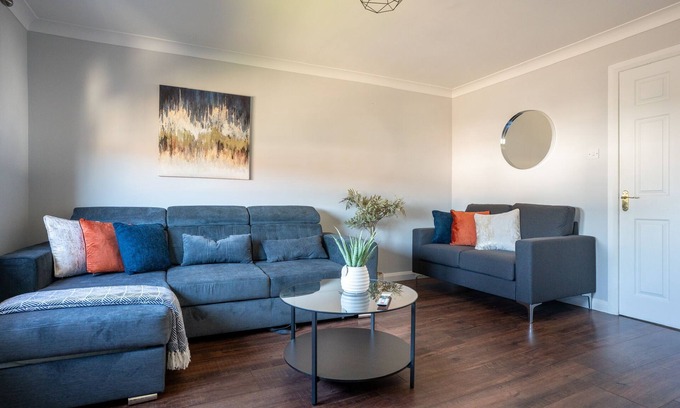 Kincardine Apartment | Snug Modern Apartment in Alloa