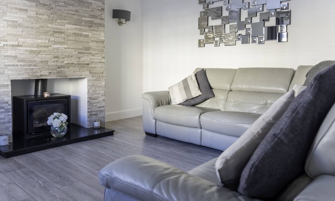 Airdrie House | Snug Modern Home in Airdrie