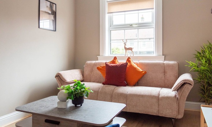 Airth House | Snug Modern Home in Airth