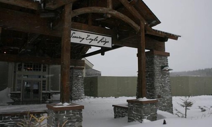 Snowshoe Condo | Soaring Eagle 2 BR, Top Floor, Long range sunset views, Ski in/out