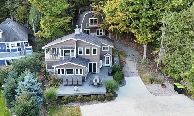 Boyne City House | Soaring Eagles; Lakehouse w/Optional Bunkhouse, Ski