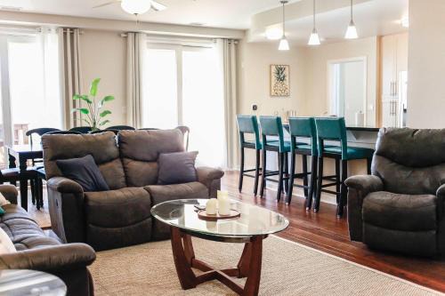Sandbridge House | Sojourn's Sanctuary Condo Vitamin Sea Sleeps 6