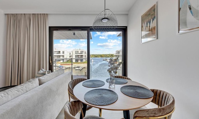Orlinki Apartment | Sol Marina - Pool, SPA, Wellness, Riverview & Parking by Downtown Apartments