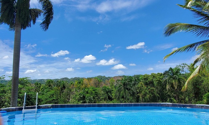 Moca House | Solar bungalow wifi and parking close to beaches