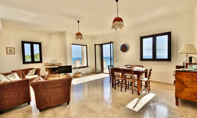 Sciacca Apartment | SOLE by KlabHouse-3BR Seafront walk2beach