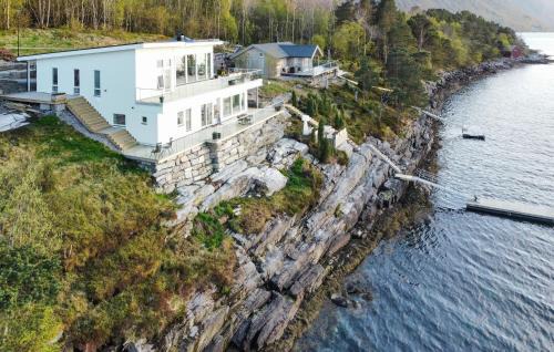 Eidsvag Apartment | Solhavn