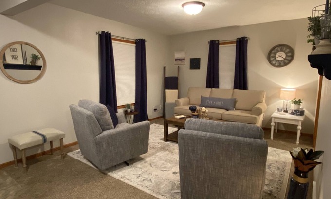Mitchell House | Solitude on Sixth, a cozy house in a quiet neighborhood.