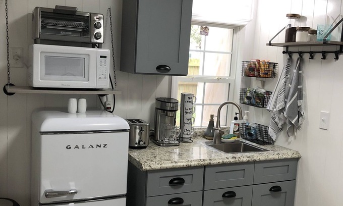 Campbell Apartment | SOLO! Tiny house cozy retreat